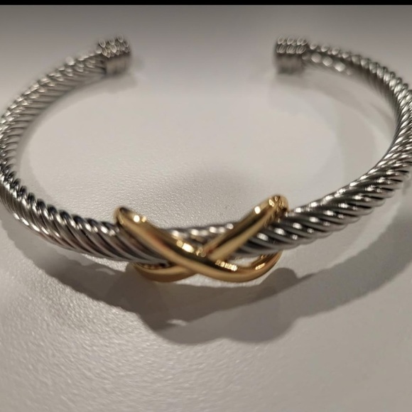 Silver and Gold twisted cuff bracelet with infinity knot designer Jewlery look - Picture 2 of 6